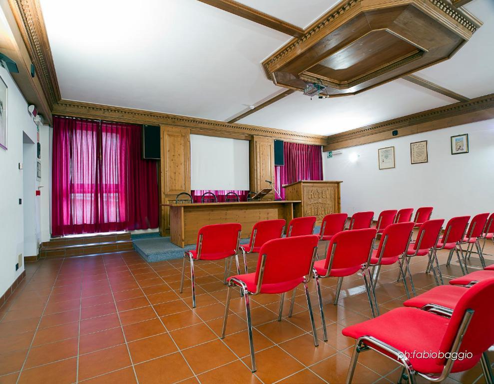 Hotel Ferrovia Calalzo di Cadore Exterior photo